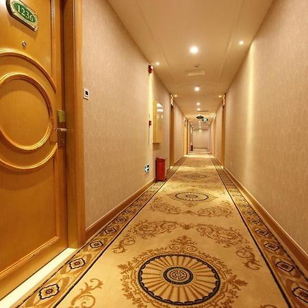 Vienna Classic Hotel Shenzhen Bantian Wuhe Avenue Экстерьер фото