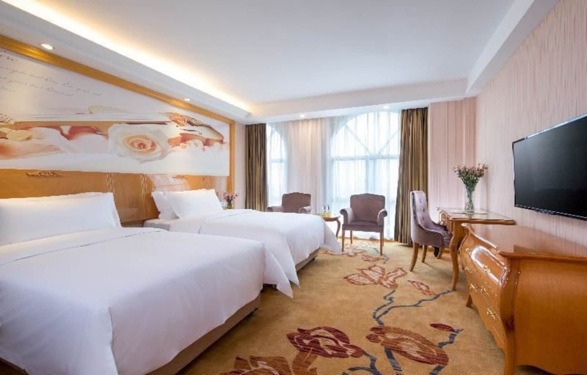 Vienna Classic Hotel Shenzhen Bantian Wuhe Avenue Экстерьер фото